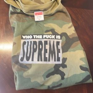 Supreme T-shirt